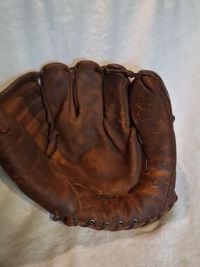 Wilson Brown Leather Baseball Glove - Classic Mitt Vintage Baseball Glove